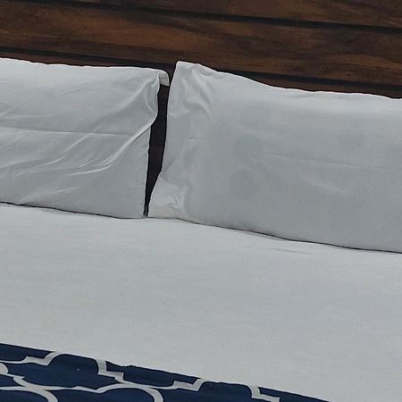 Gulshan Guest House Karaczi Zewnętrze zdjęcie