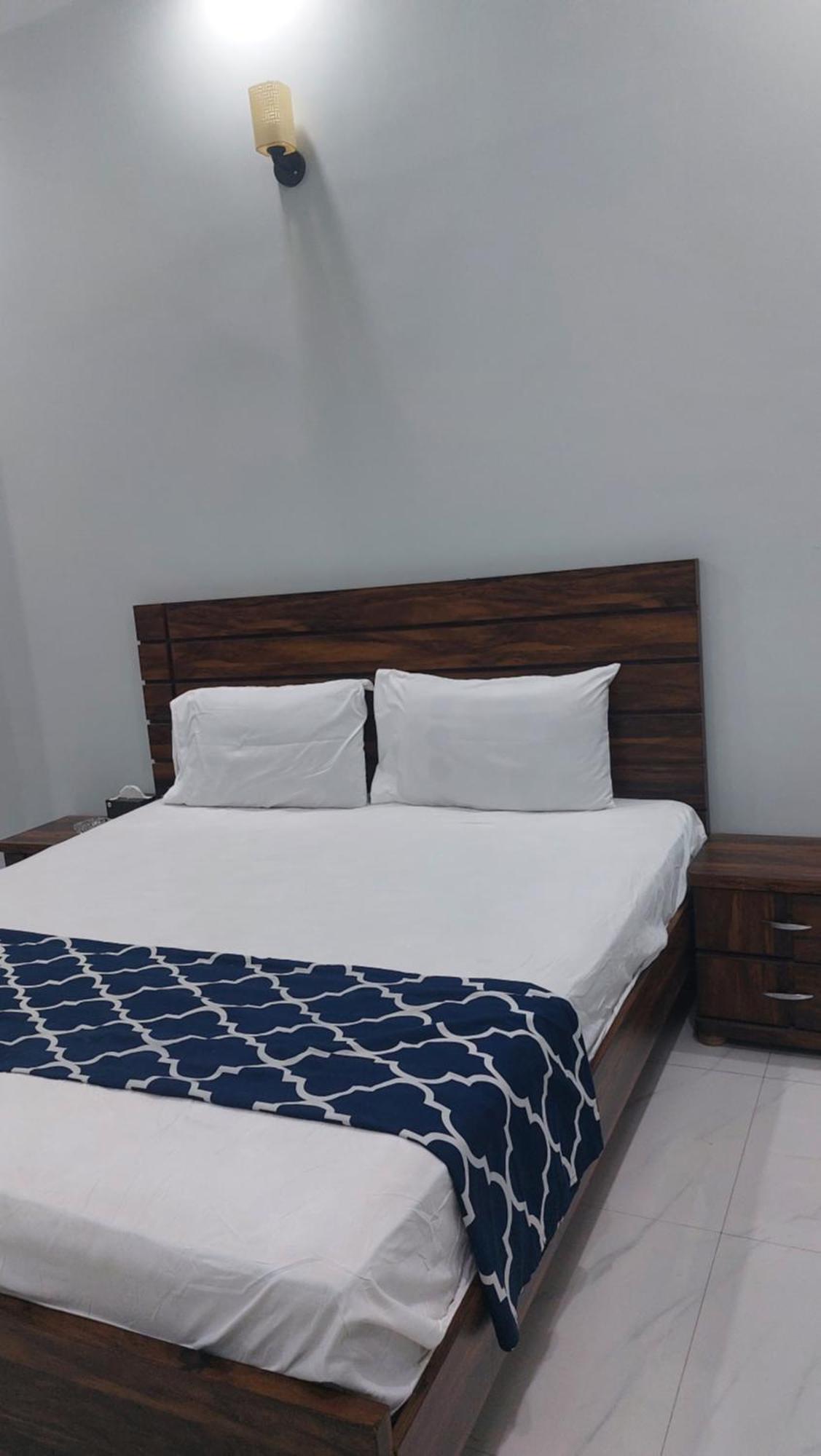Gulshan Guest House Karaczi Zewnętrze zdjęcie